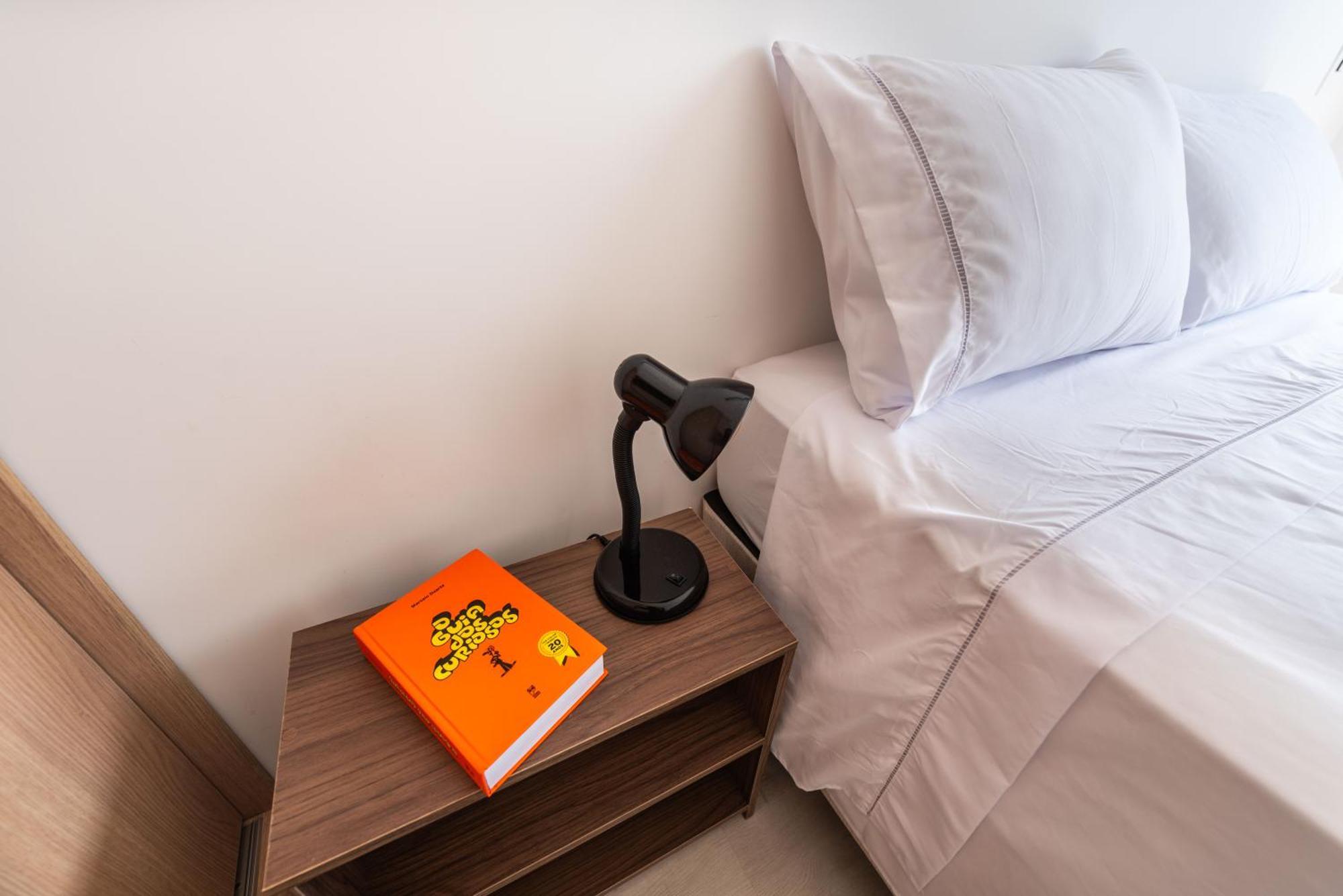 Premium Campo Belo, Fast Wi-fi , Wide, Illuminated Apartment *