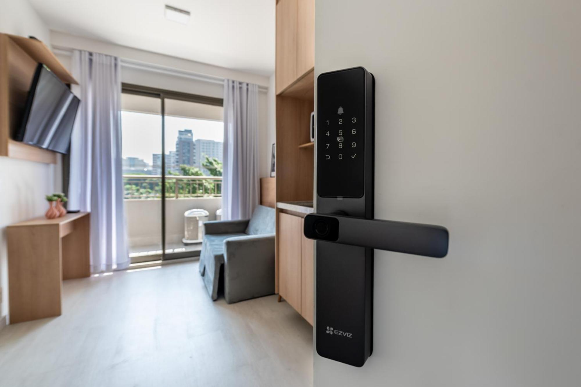 Premium Campo Belo, Fast Wi-fi , Wide, Illuminated Apartment Sao Paulo