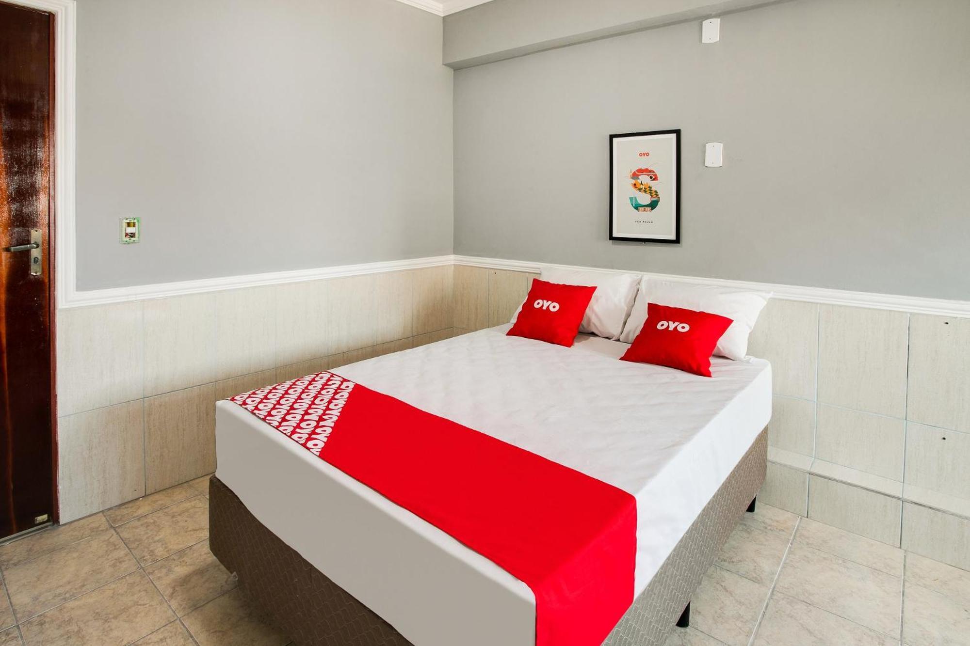 Oyo Boneville, Hotel 4*