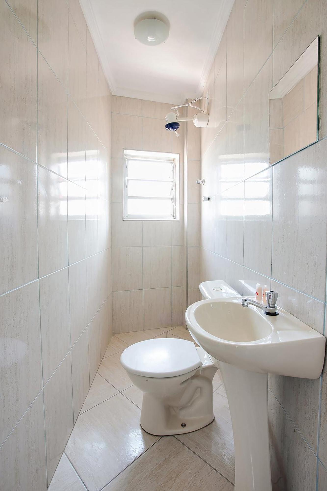 Oyo Boneville, Hotel 4*
