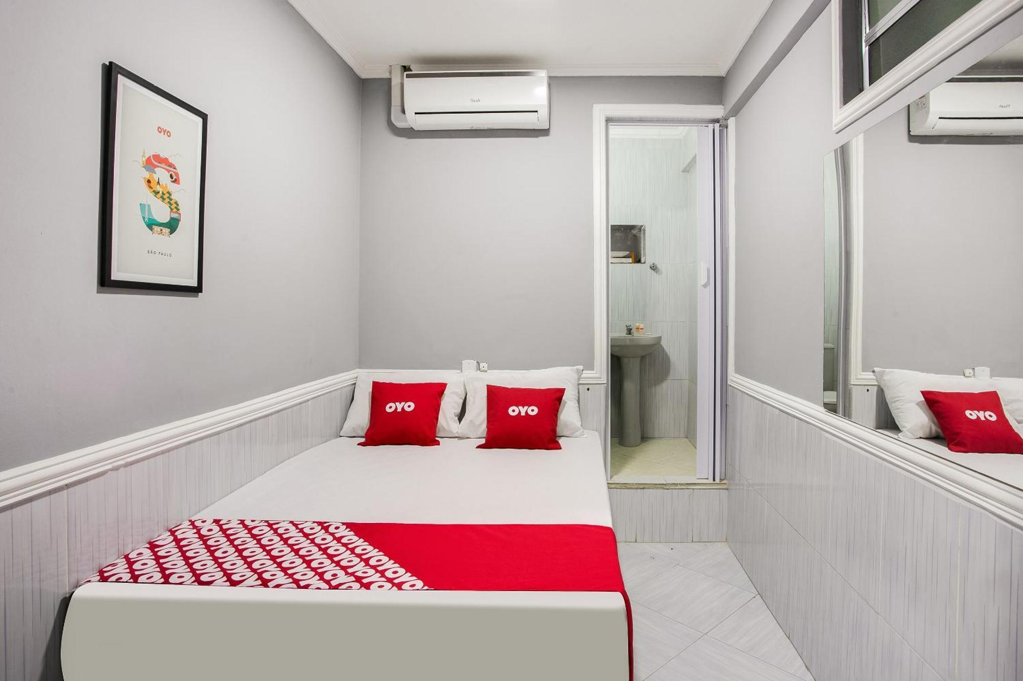 Hotel Oyo Boneville, 4*