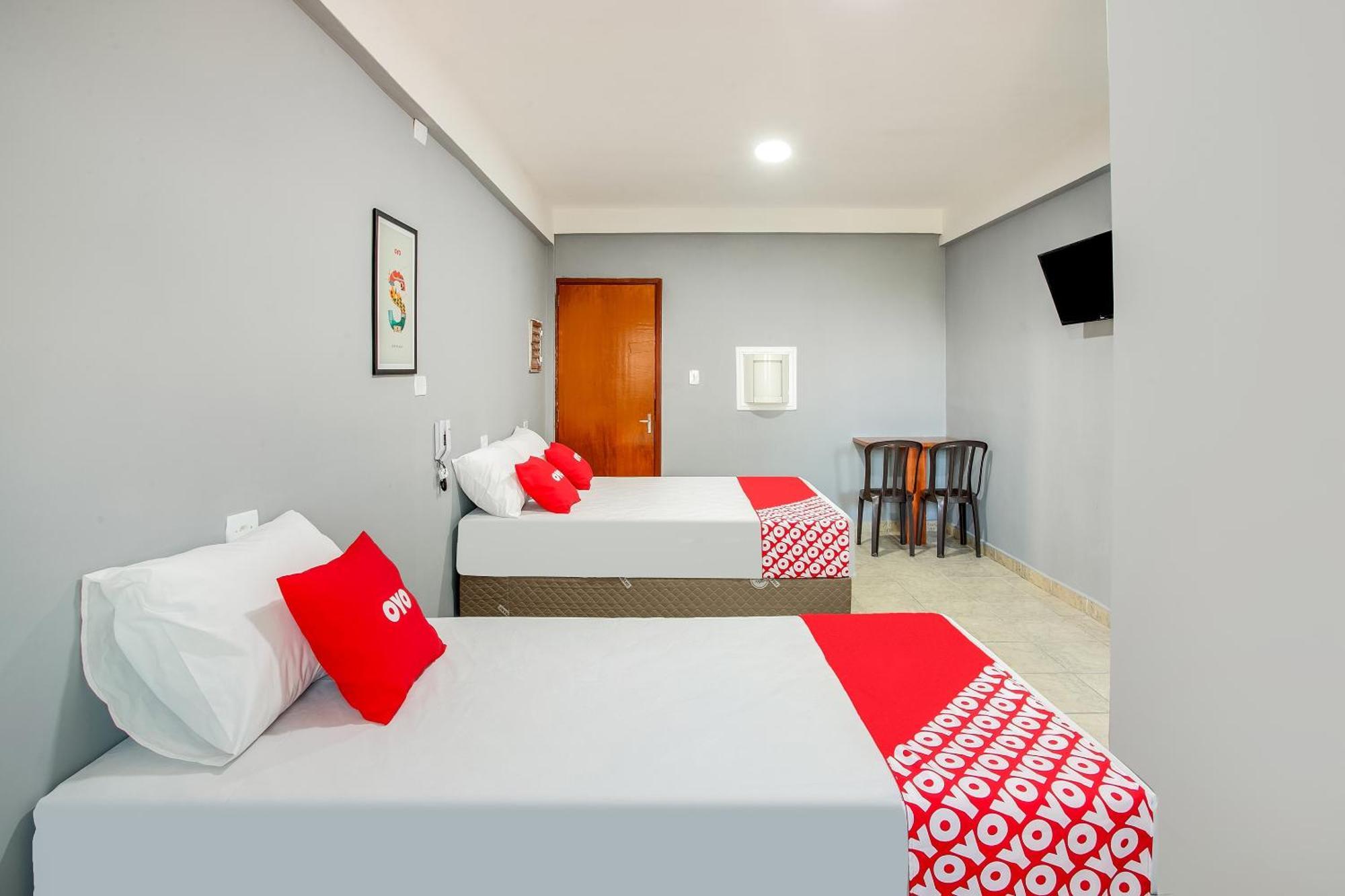 Oyo Boneville, Hotel
