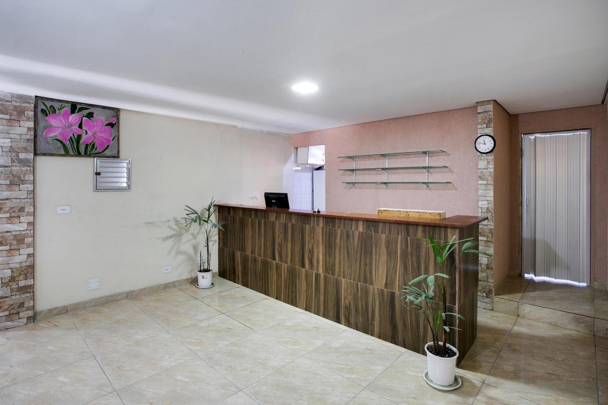 Hotel Oyo Boneville, 4*