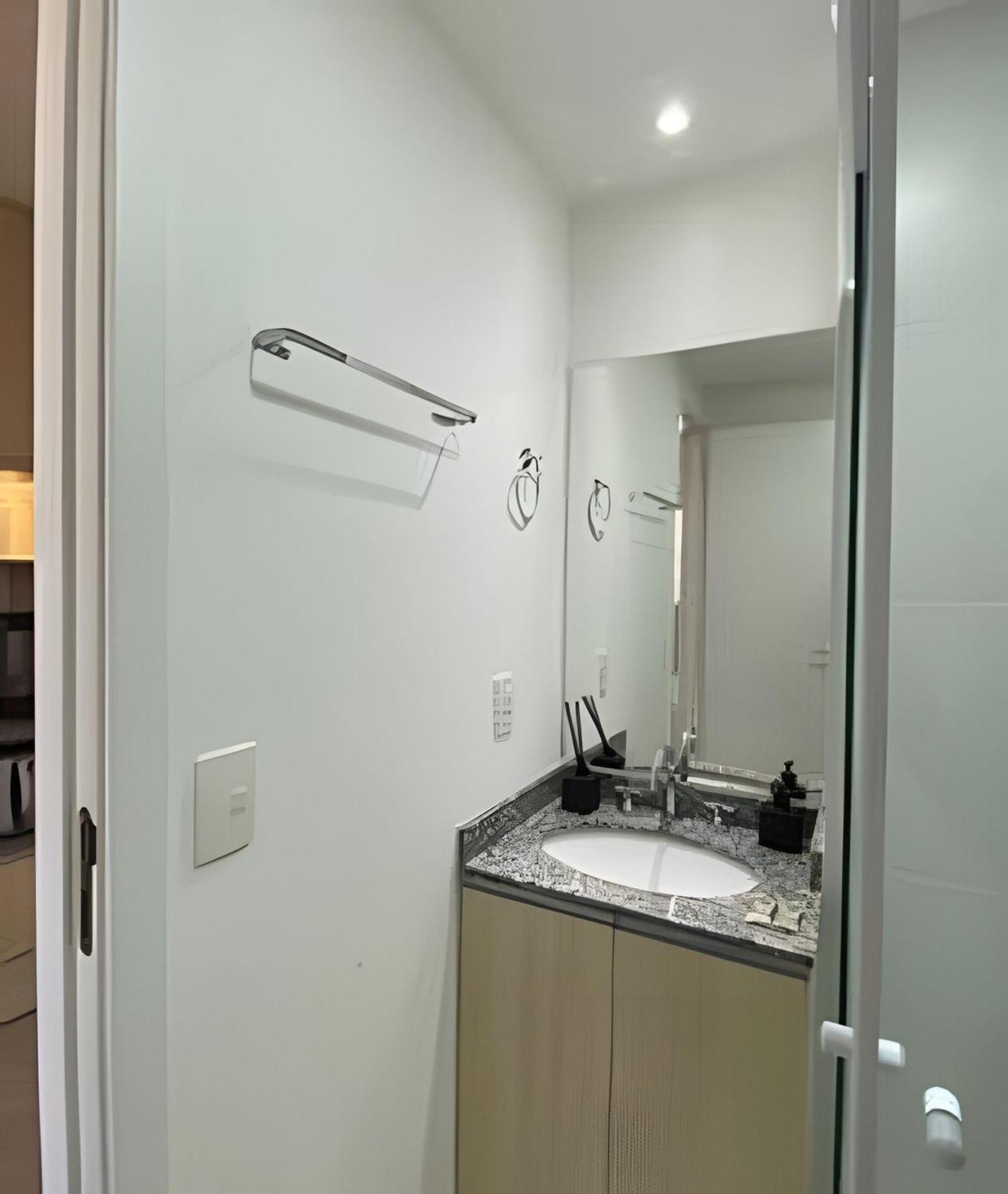 Na Pamplona / Prox Av. Paulista 1010 Apartment