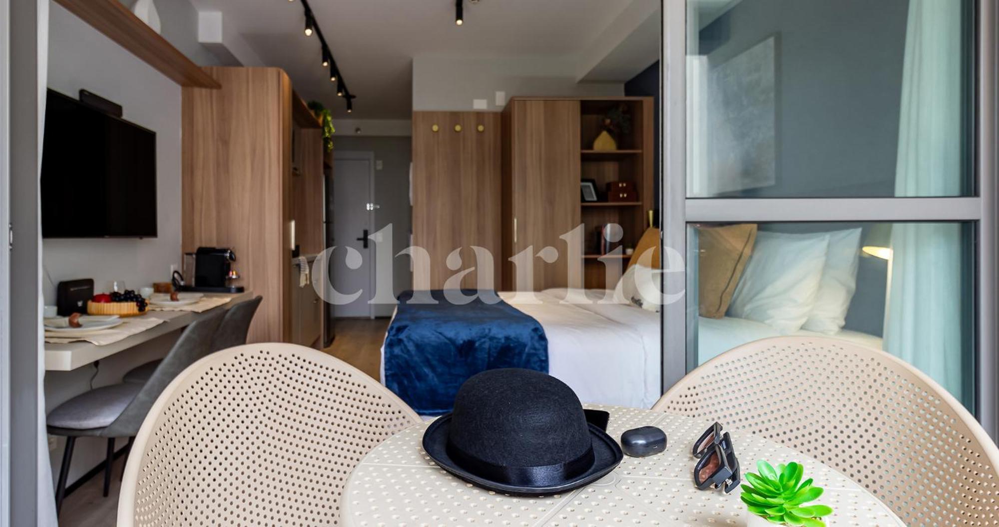 Charlie Lumiere Klabin Apartment