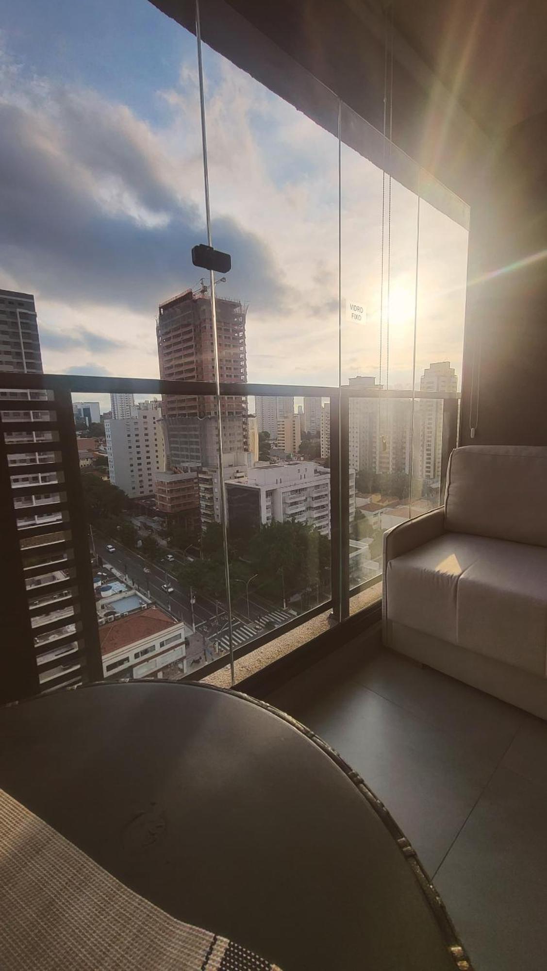 Moderno Prox Allianz Apartment *