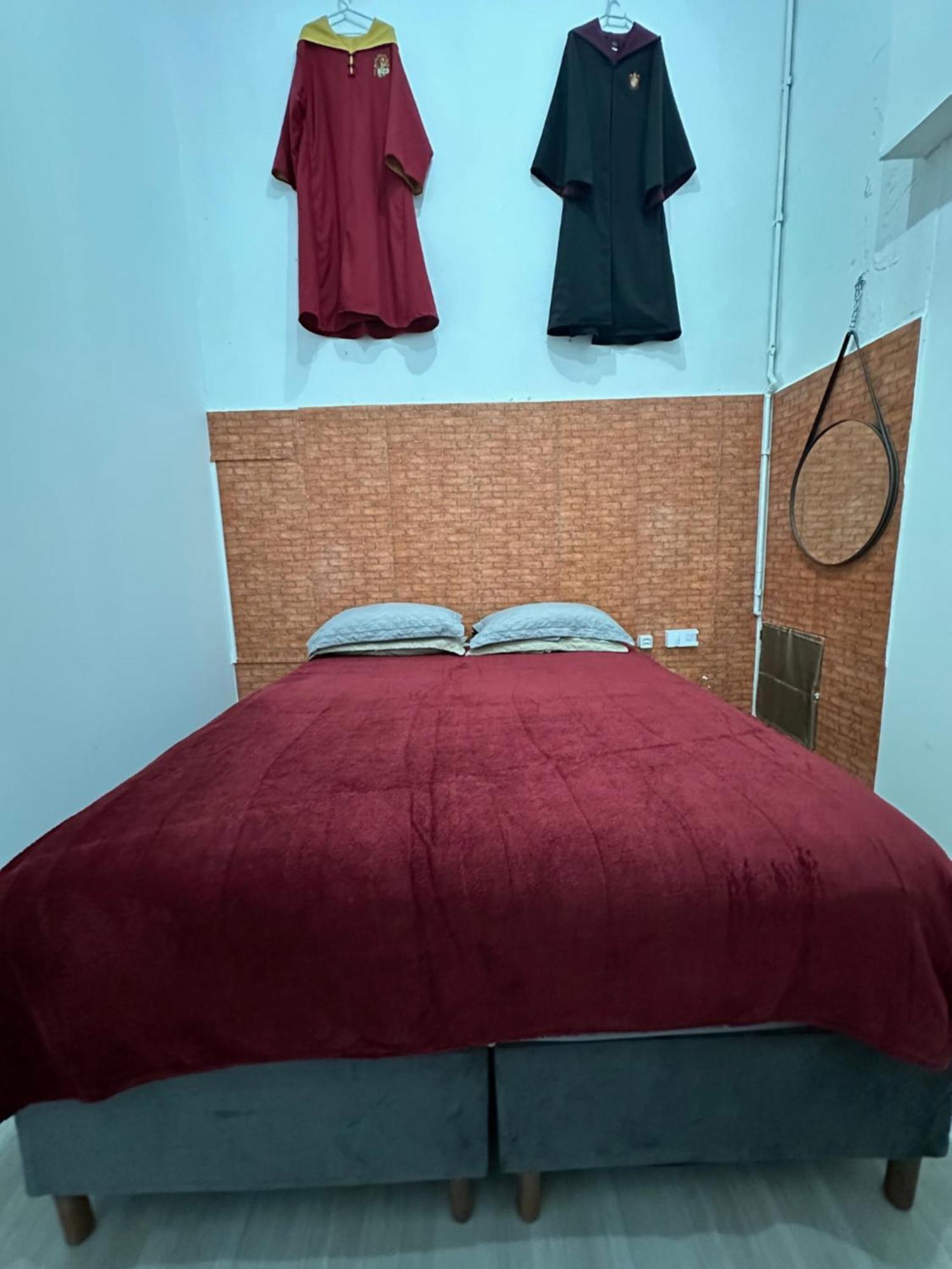 Harry Potter - Nº 2 Hospedagem domiciliar *