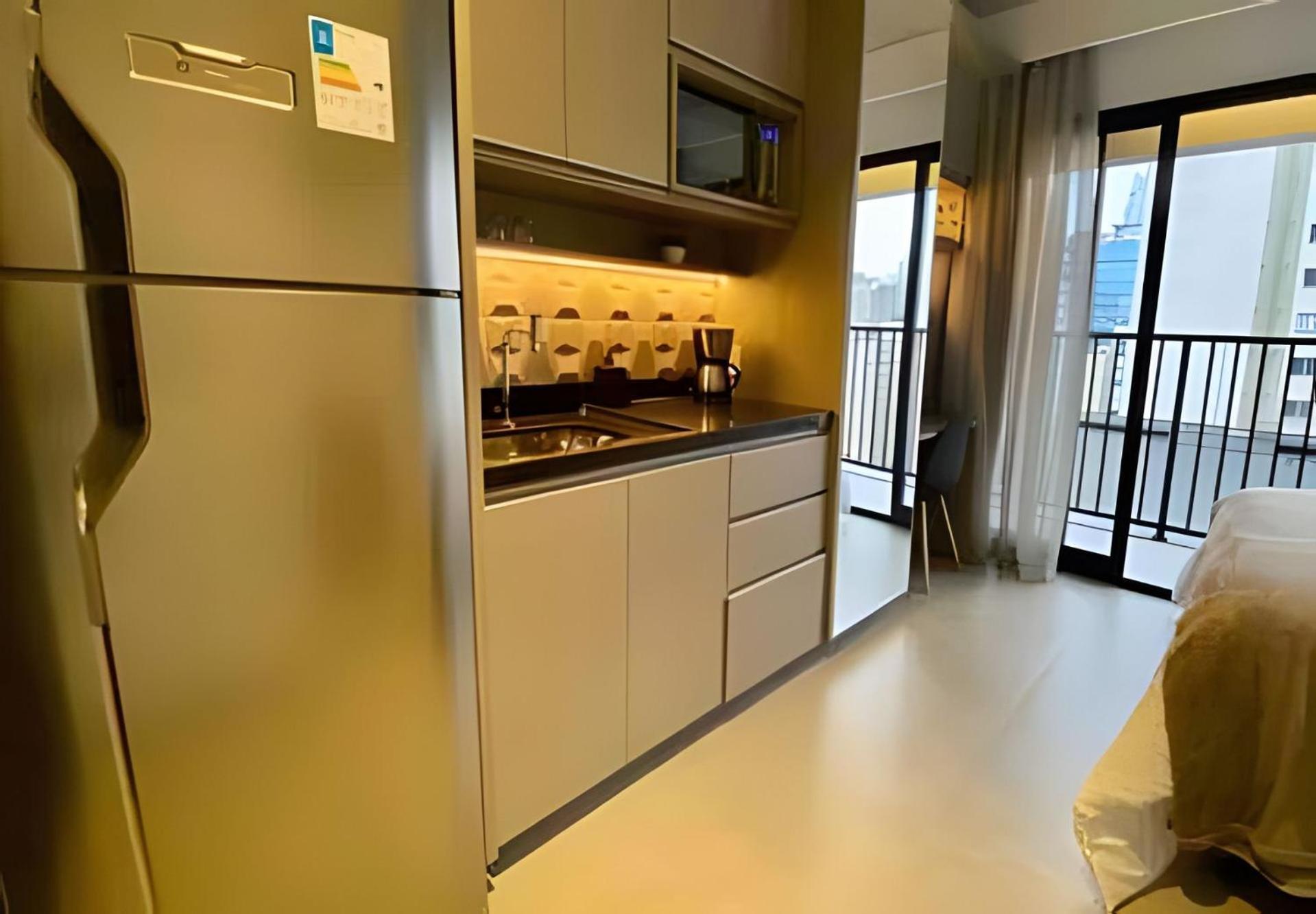 Apartamento Com Sacada / Paulista / Sirio Libanes *