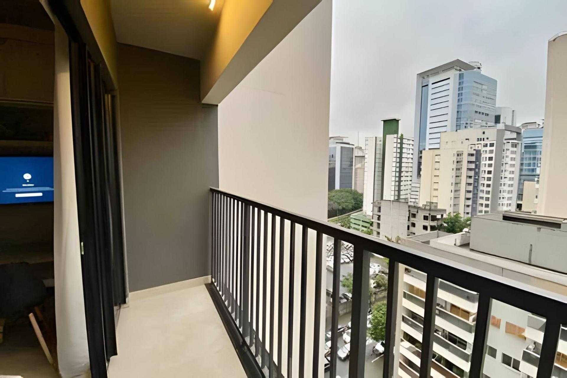 Apartamento Com Sacada / Paulista / Sirio Libanes São Paulo