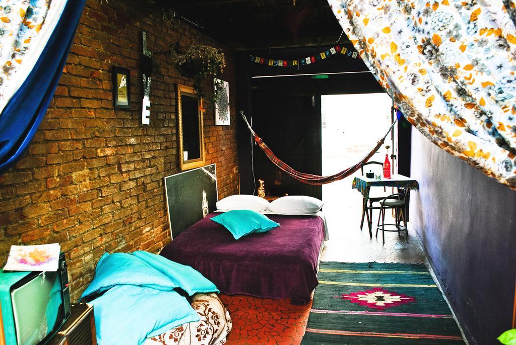 Hostel Uvaia *