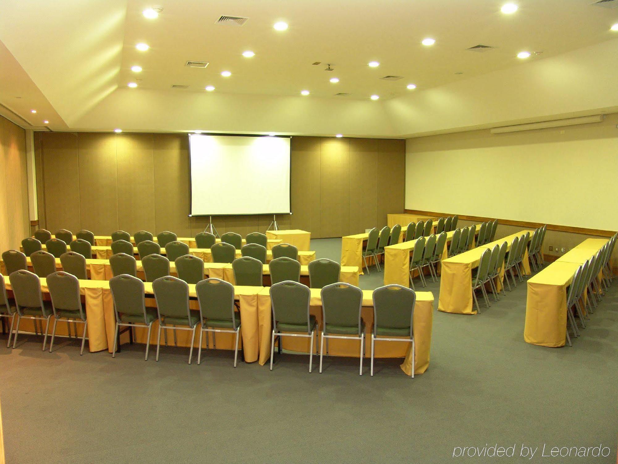 Hotel Estanplaza International 4*