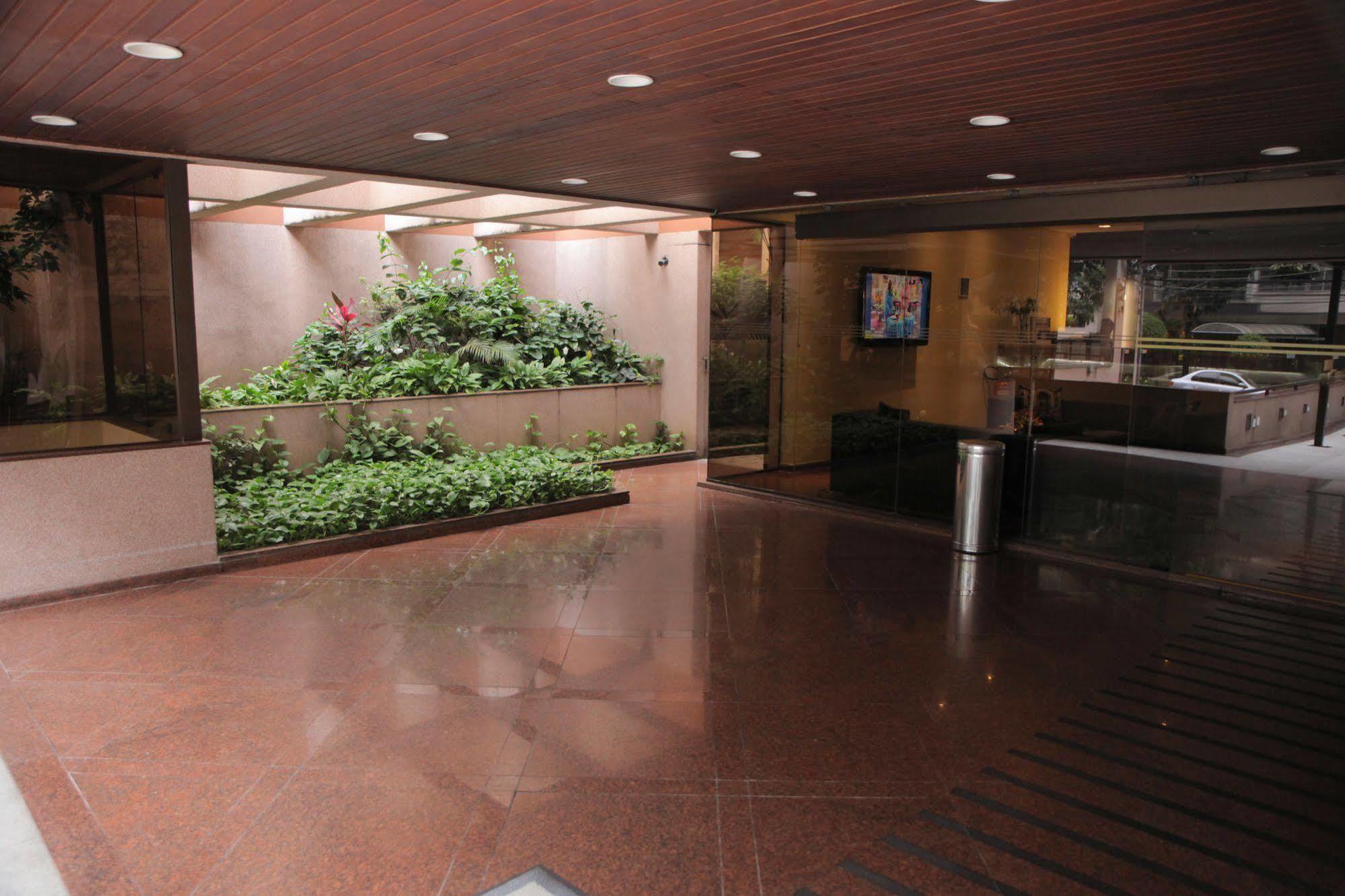 London Class Hotel