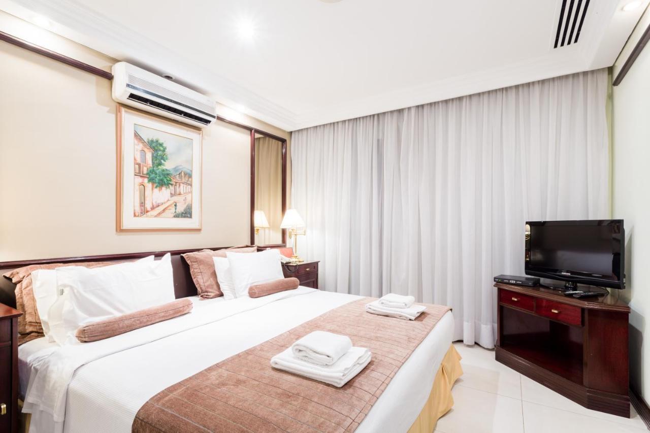 Landmark Duplex Cobertura