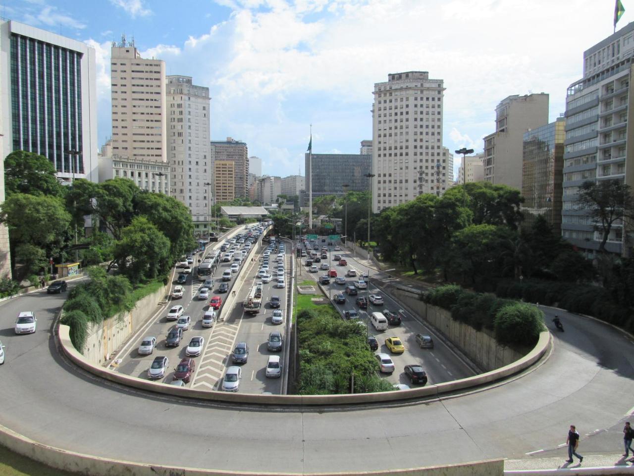 Neon: Downtown Gem Near Sampa Sky & Anhangabau Skate Park São Paulo