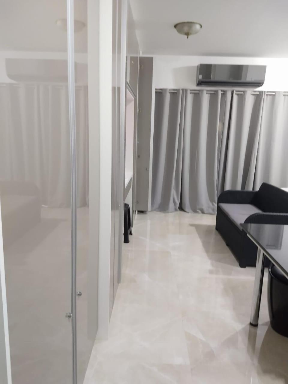 Plaza De La Republica Con Garage Apartment *