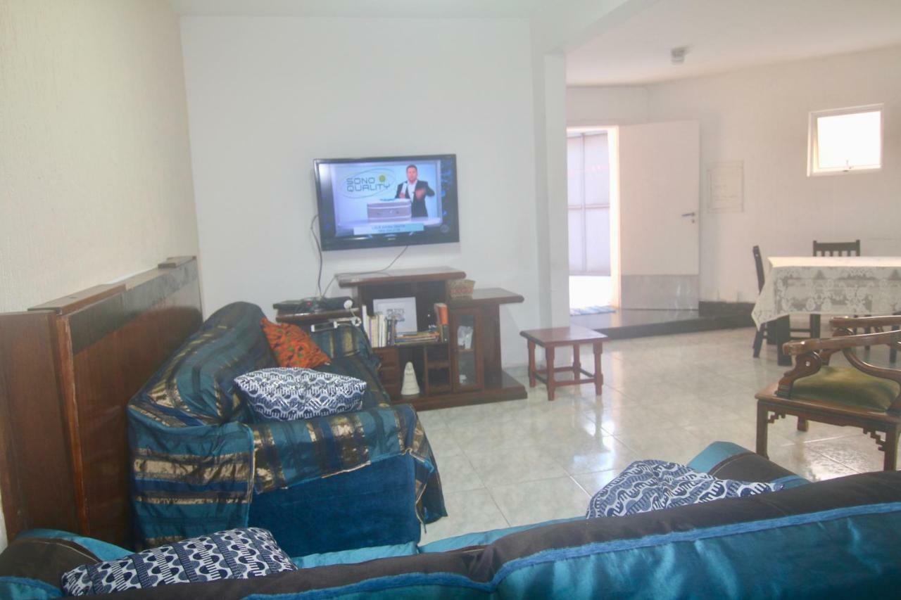 Ampla Residencia, Vila Olimpia Casa de férias