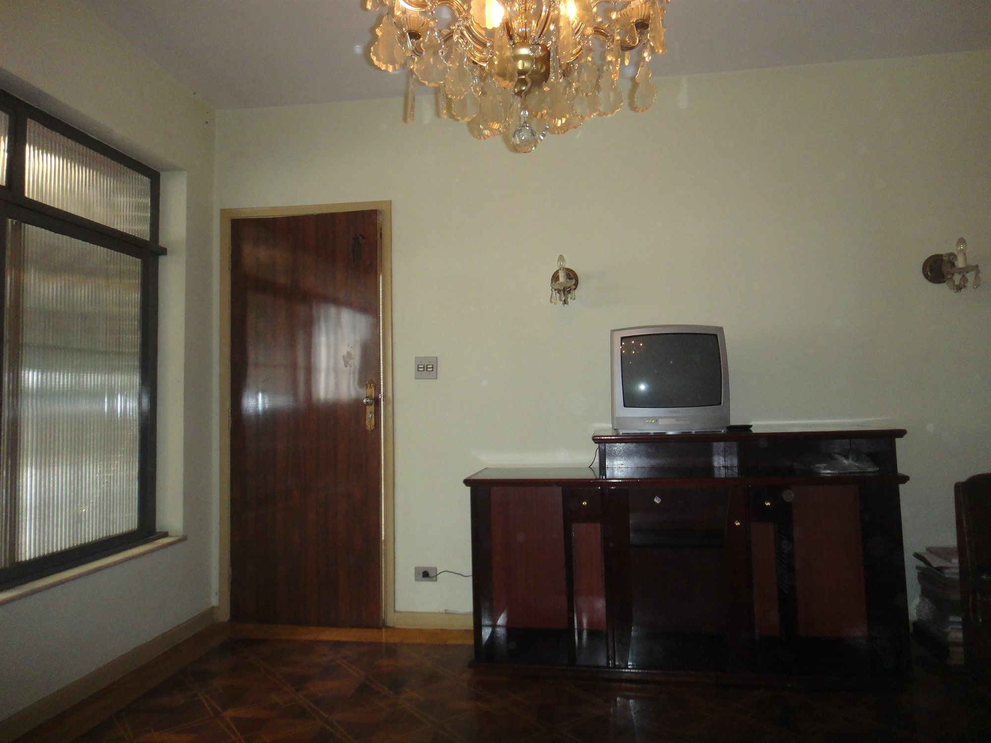 Hotel West *