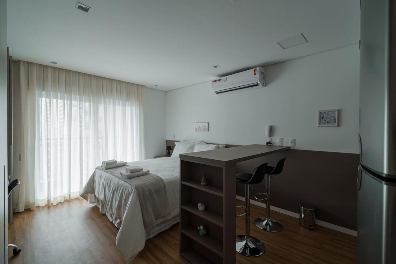 Apartamento BHomy Bela Vista Com AC Próximo Centro APM1610 *