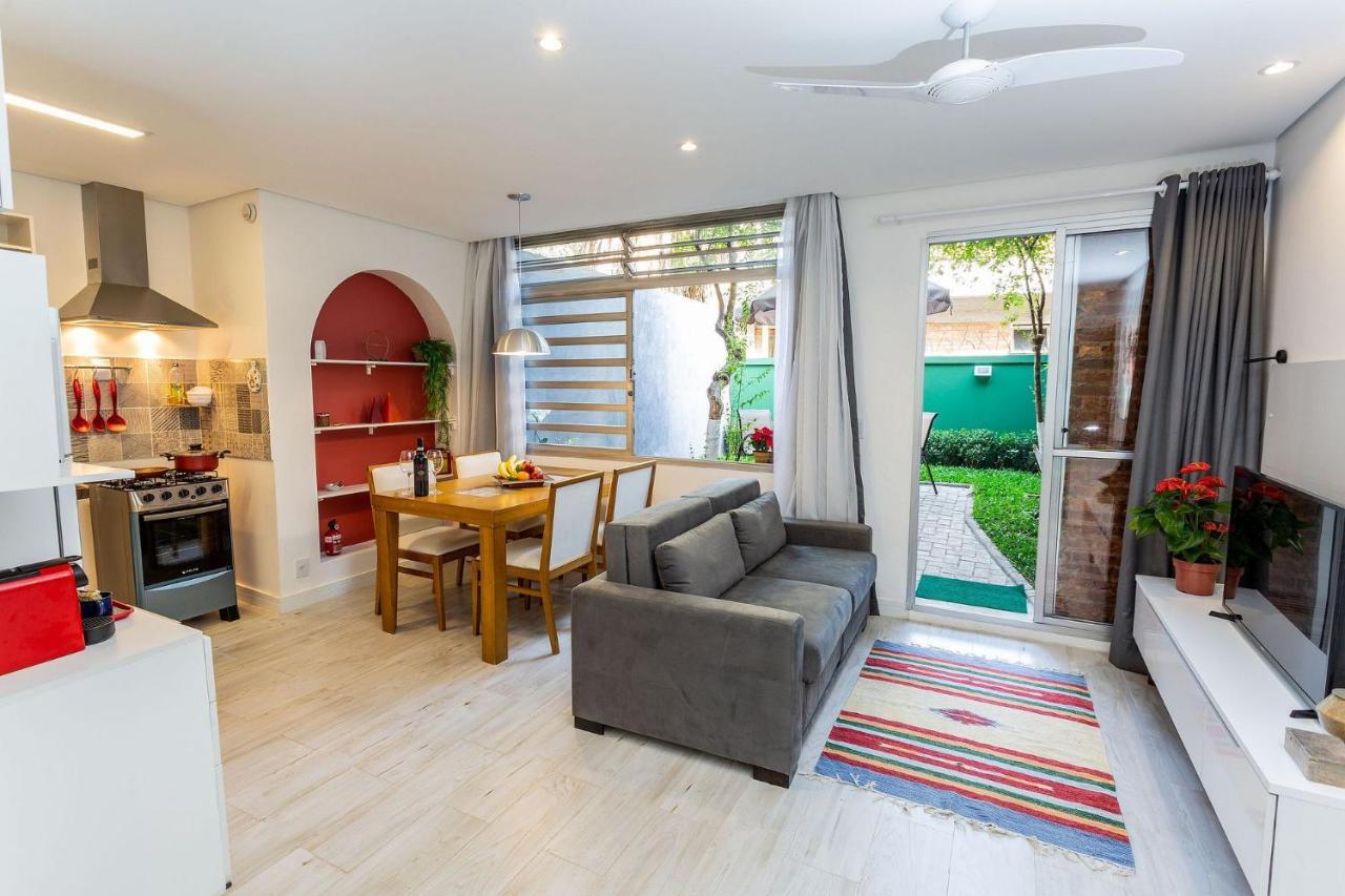 Apartamento Com Quintal Em Alto De Pinheiros