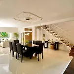 Mansao Com Piscina