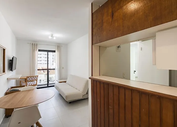 Apto 26 com Smart TV e WiFi VIVO fibra Columbia Resid ao lado Pamplona Shopping Jardins - São Paulo