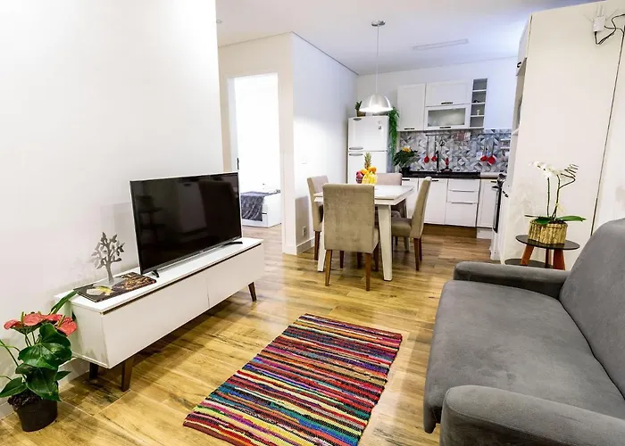 Apartamento 2 Quartos, Lindo, Aconchegante na Praça Pôr do Sol