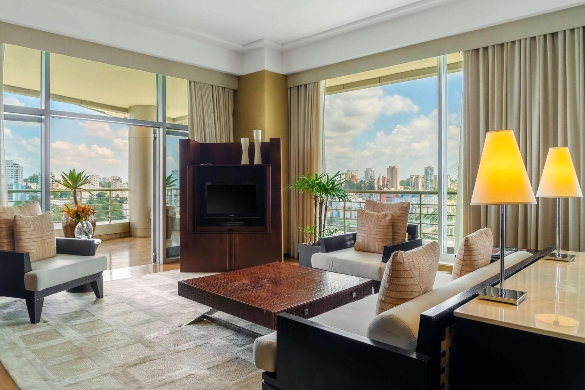 Grand Hyatt Hotel 5*
