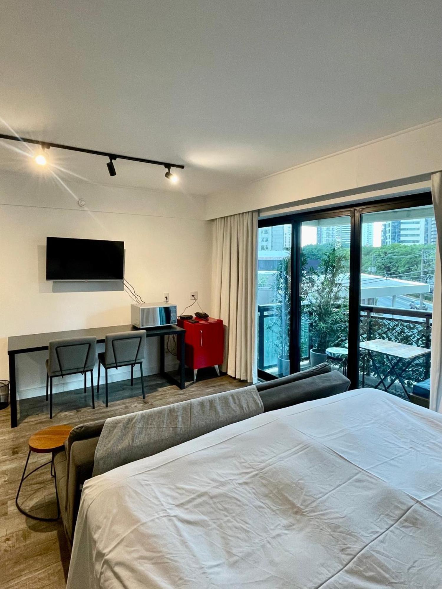Flat Particular Incrivel No M. Ibirapuera Com Sacada! Apartamento São Paulo