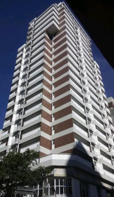Apartment Bem Localizado Com Uma Bela Vista Noturna *
