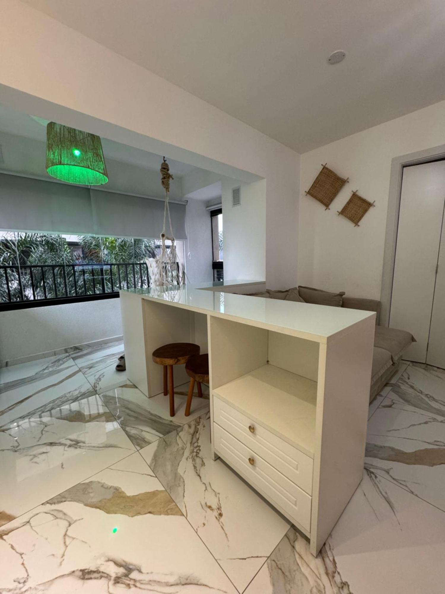 Em Centro Apartment *