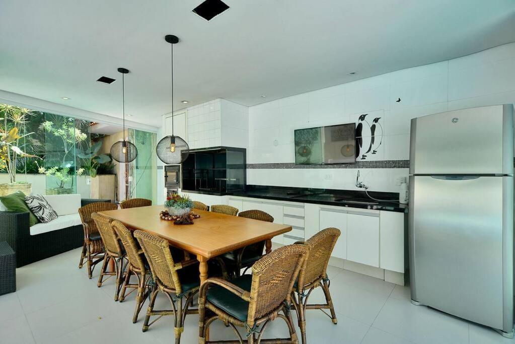 Mansao Com Piscina Holiday home *