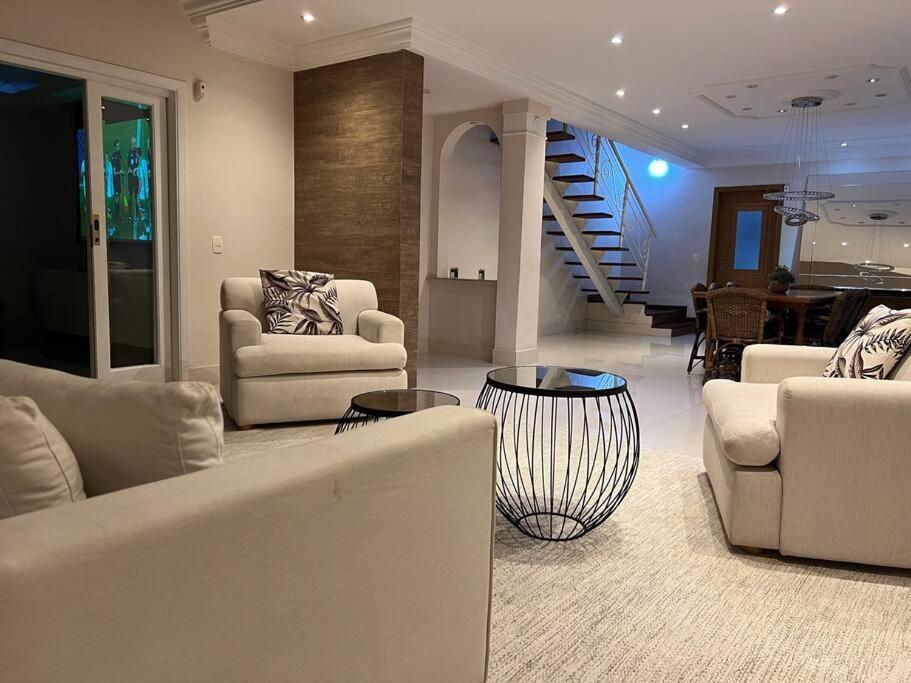 Mansao Com Piscina Holiday home *