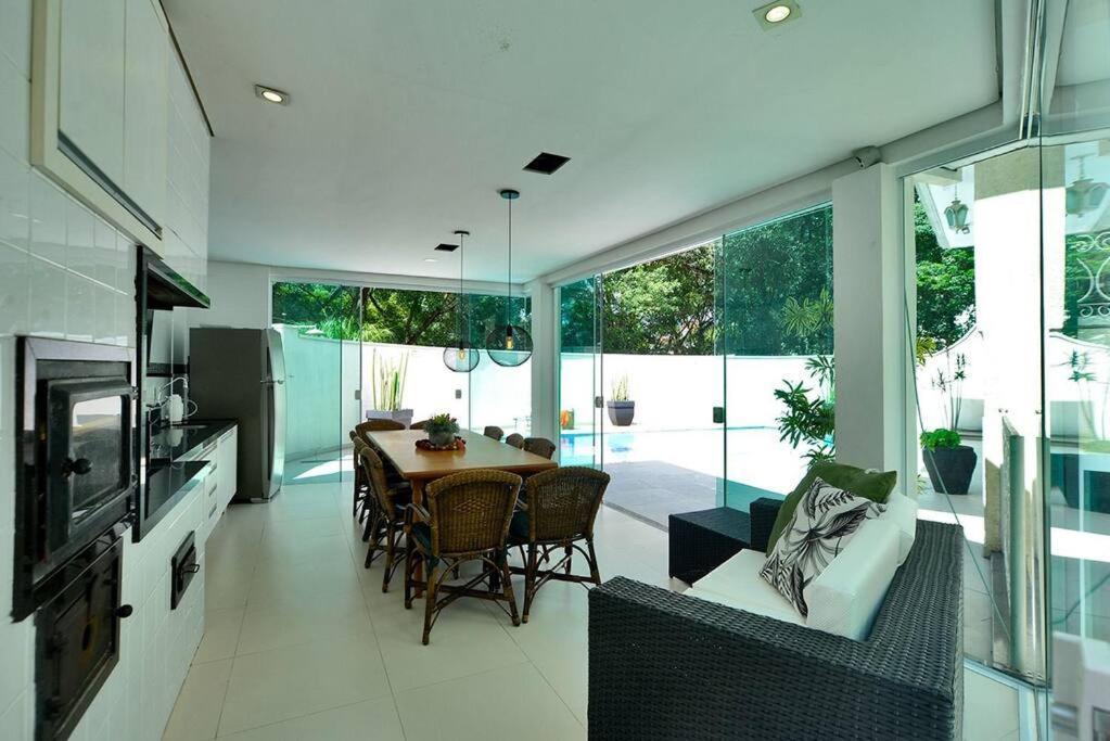 Mansao Com Piscina Holiday home