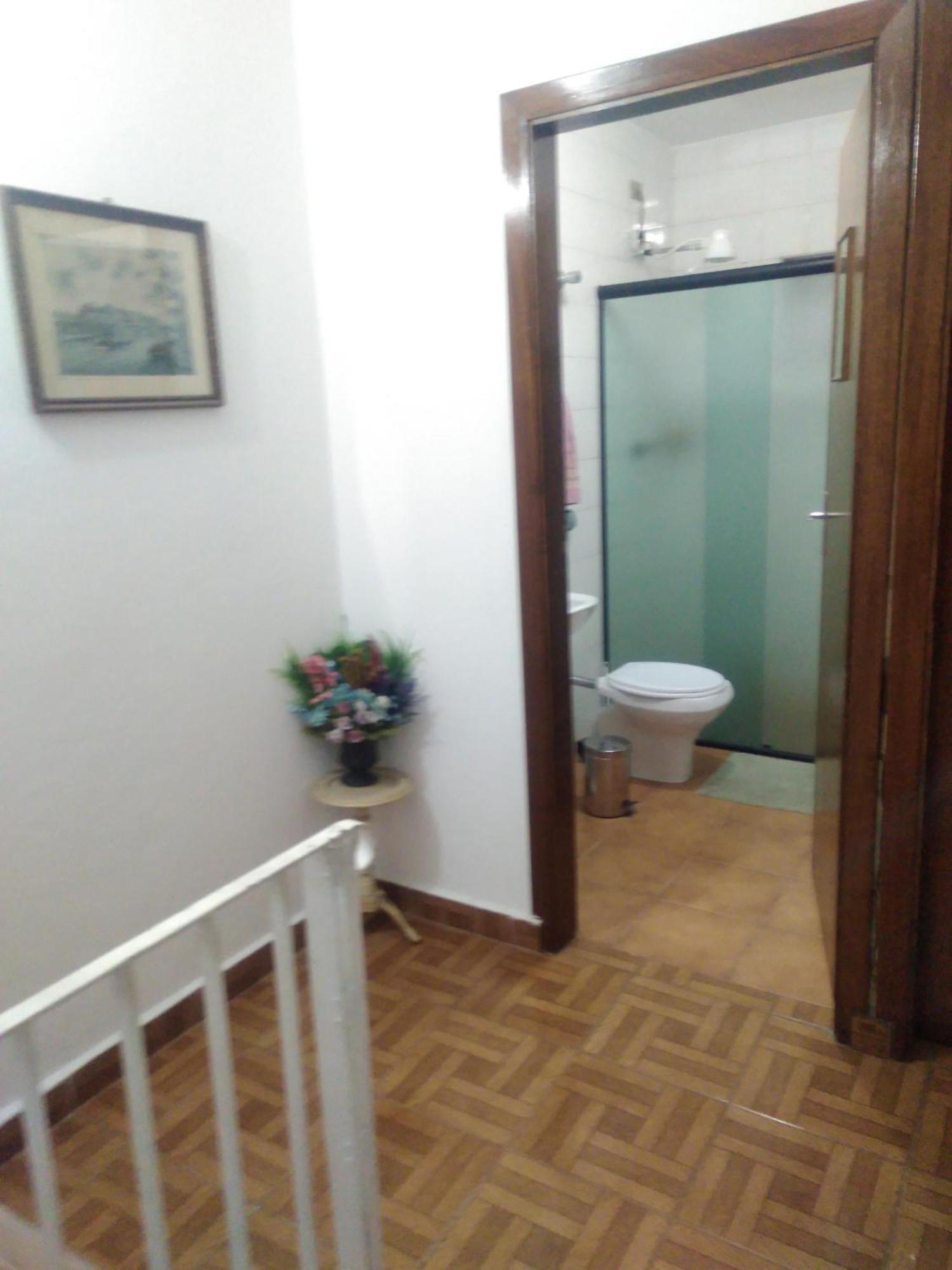 Em Casa Familiar Uma Pessoa