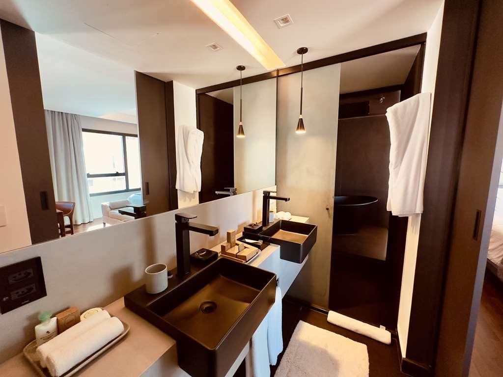 Qoya Curio Collection By Hilton *