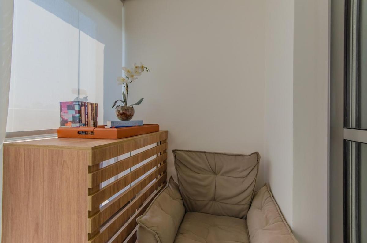 V1501 - Loft| Metro| Ar-cond.|academia| Mercado 24h Apartamento *