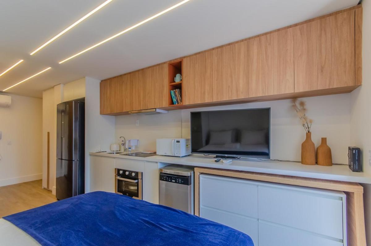 V1501 - Loft| Metro| Ar-cond.|academia| Mercado 24h Apartamento *