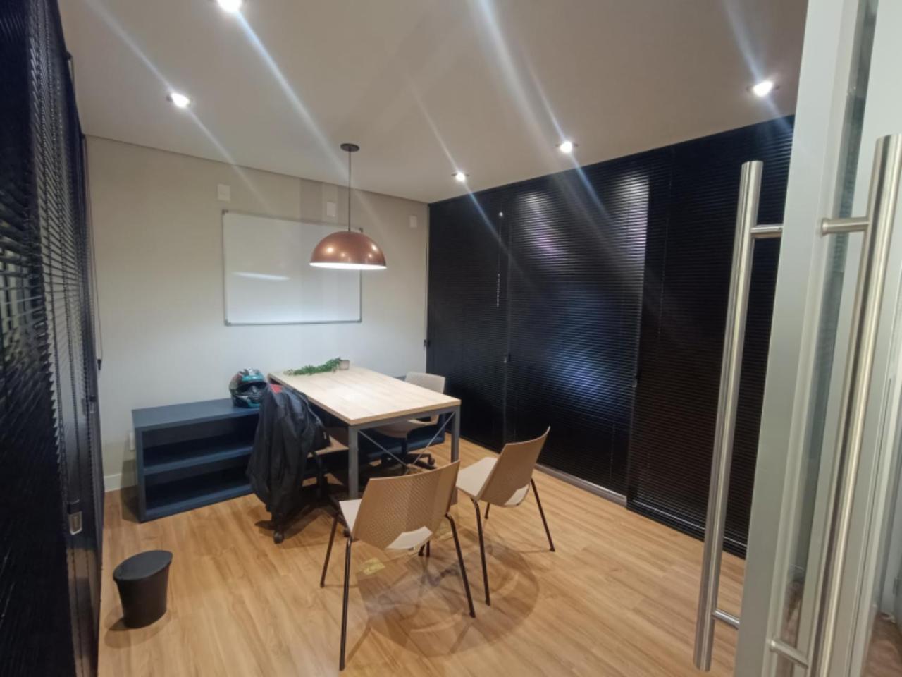 Apartamento Metro Paraiso Ou Ana Rosa Com Piscina, Academia E Cowork Ate 3 Pessoas Com Maleiro E Sala De Espera São Paulo