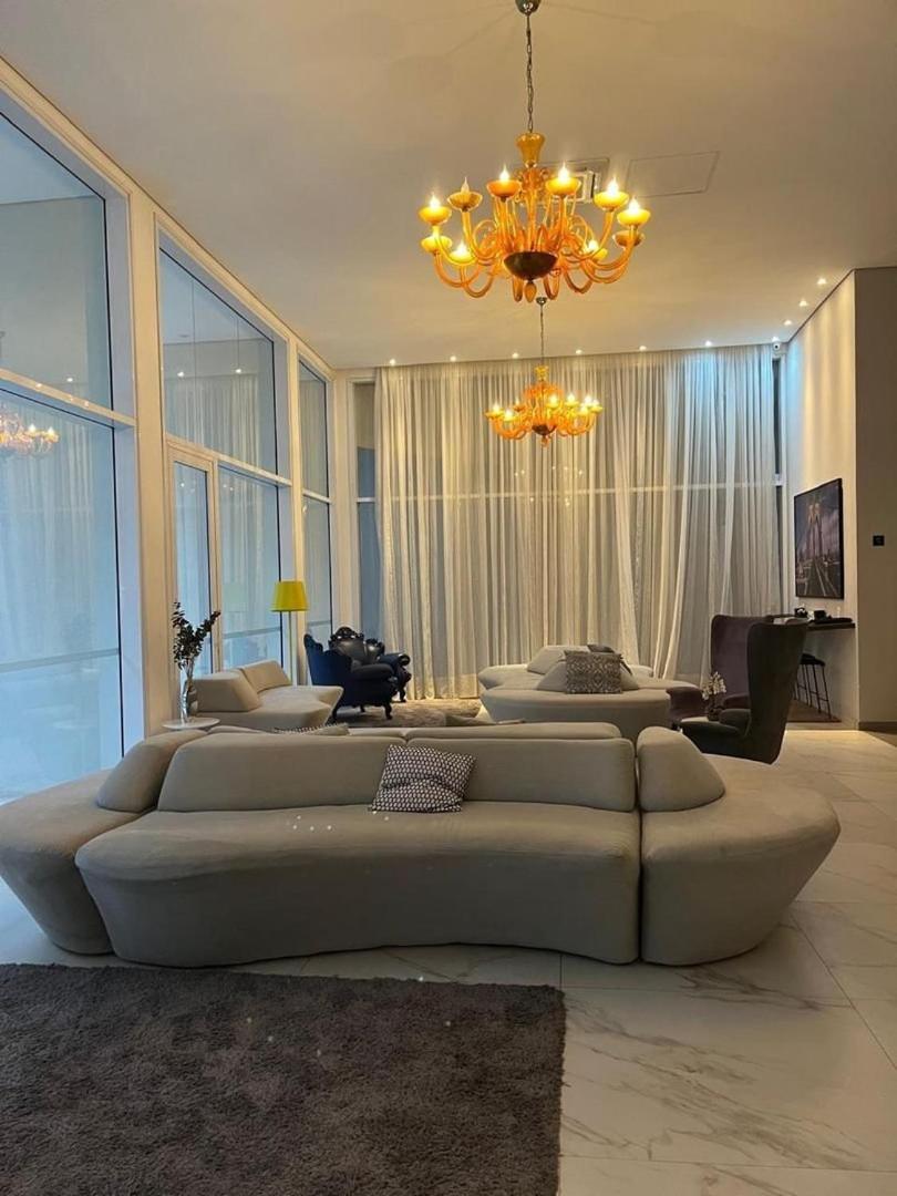 Elegance Carvalho * São Paulo
