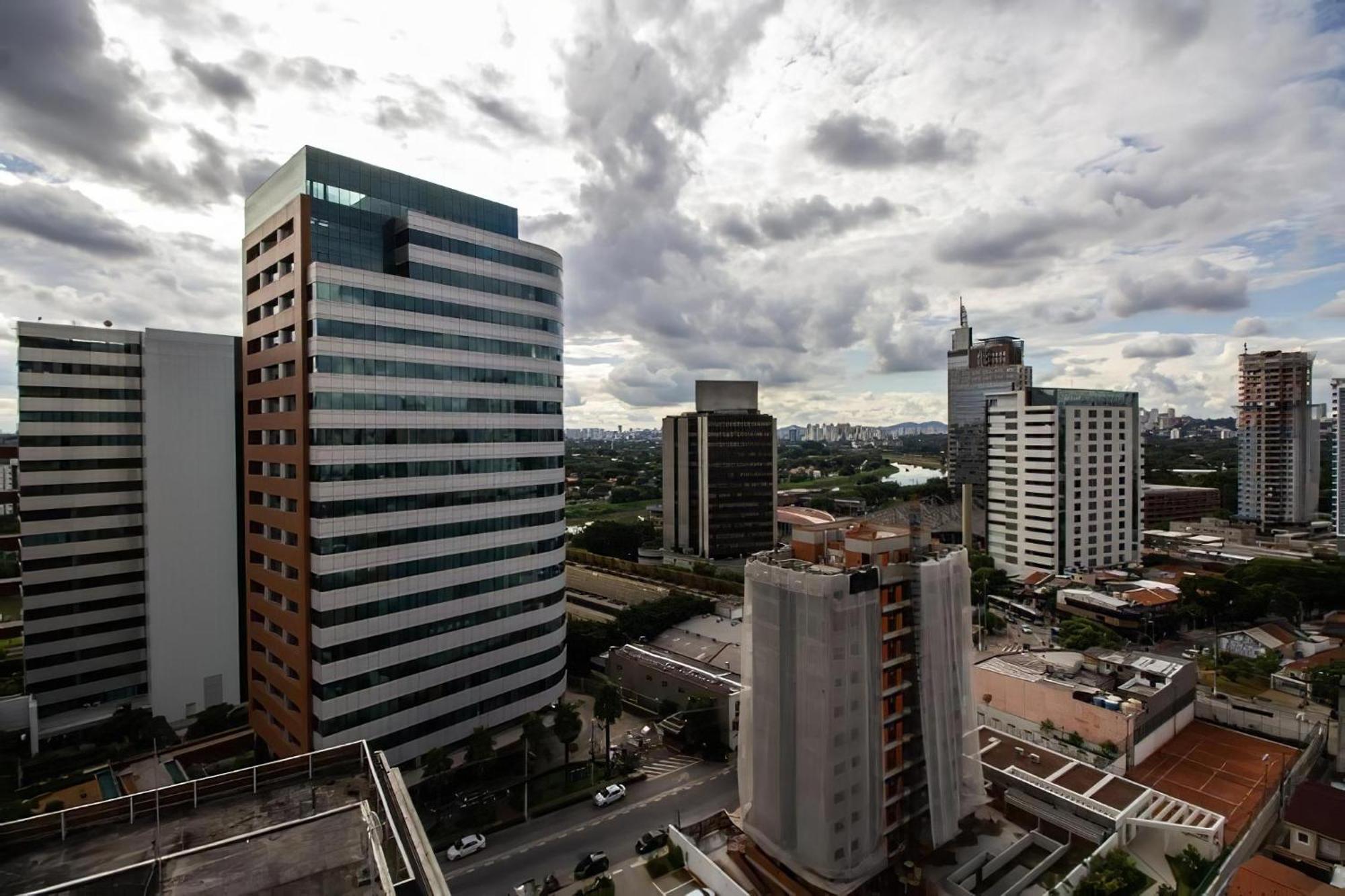 Edificio Summit Pinheiros: View Balcony With Pool & Fitness Near Subway Apartamento