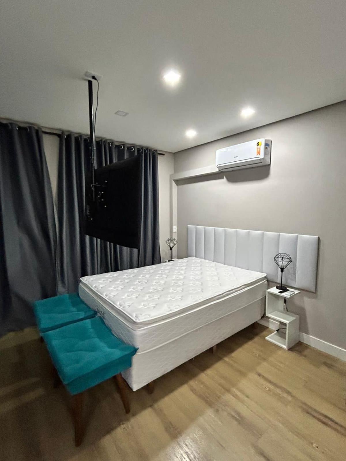 Apartamento 98 Centro Sp Com Garagem, 25 De Marco, Bras *