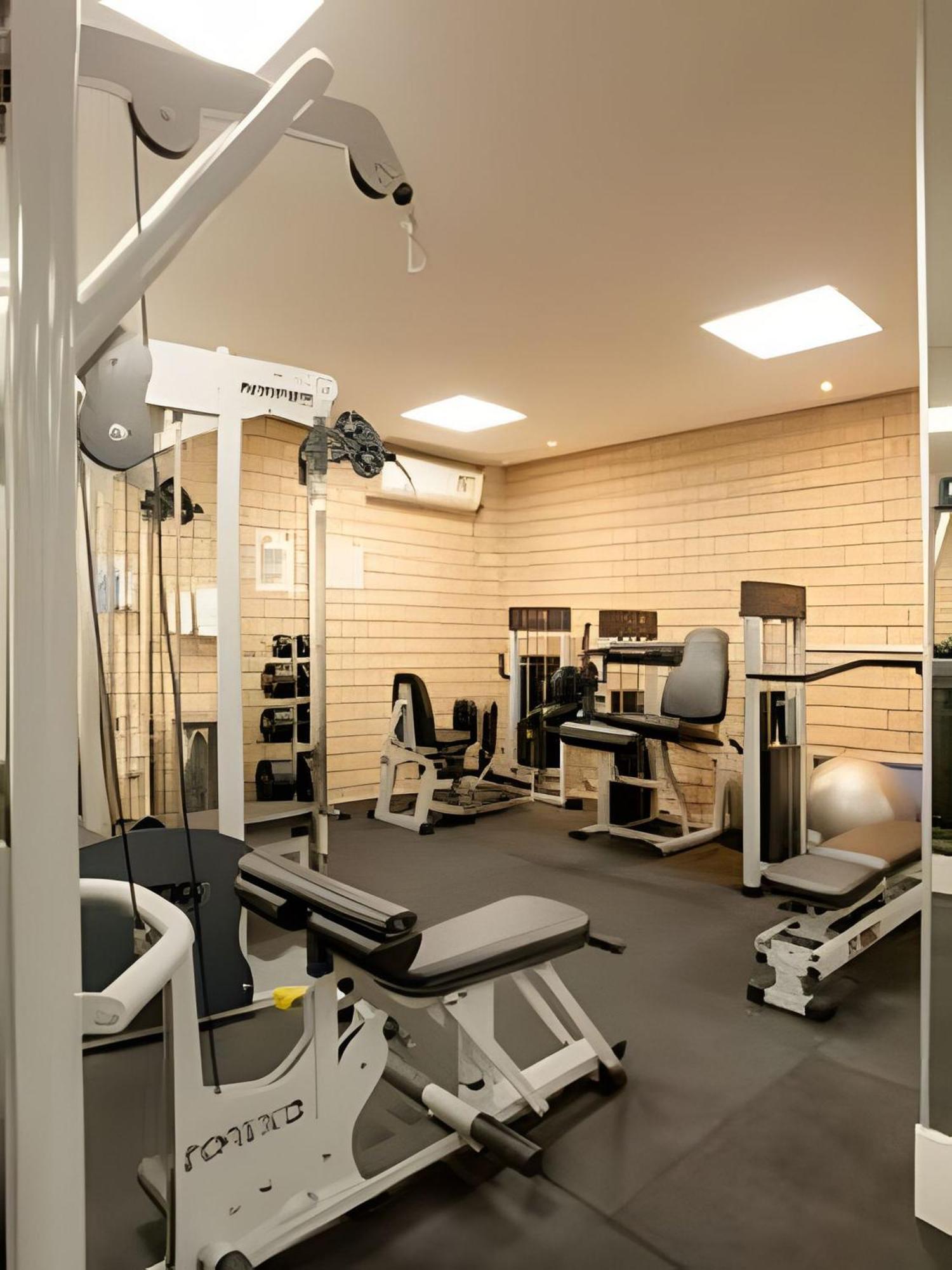 Mooca, Garagem, Piscina,ar Condicionado Apartamento *