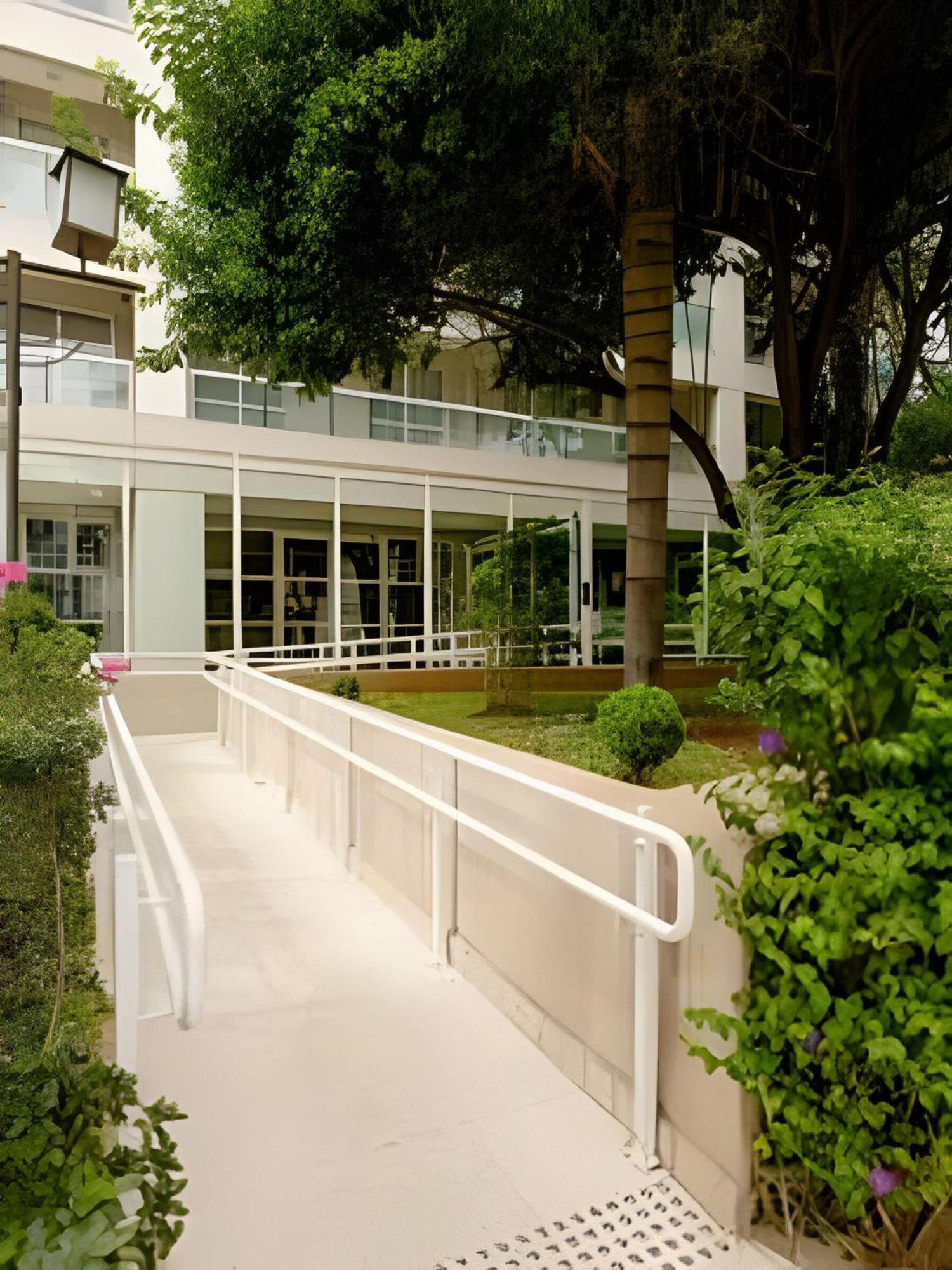 Mooca, Garagem, Piscina,ar Condicionado Apartamento *