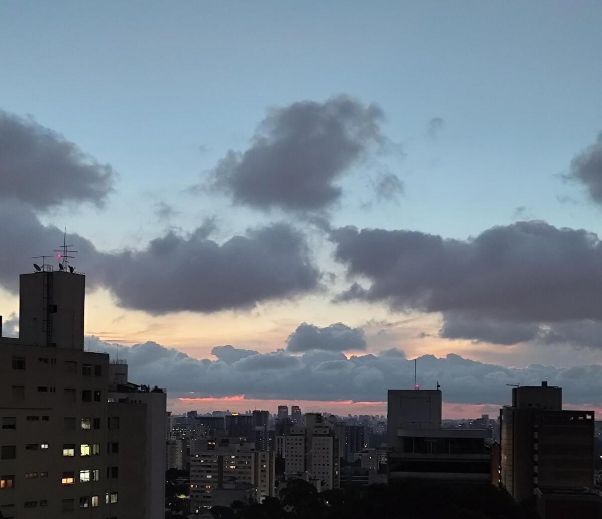 Premium 1 Minuto Do Metro Mariana