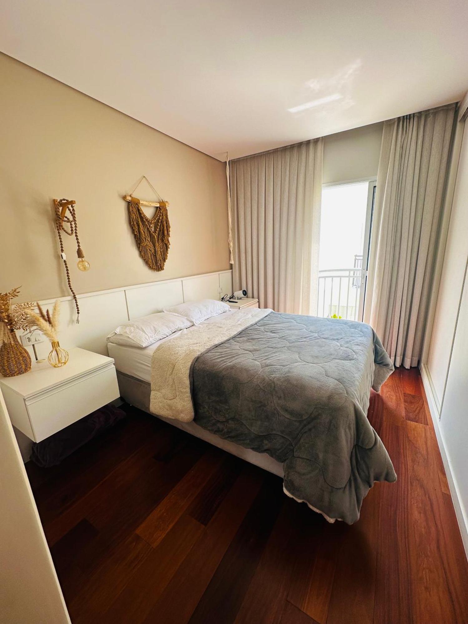 Lindo Casal Em Casa De São Paulo