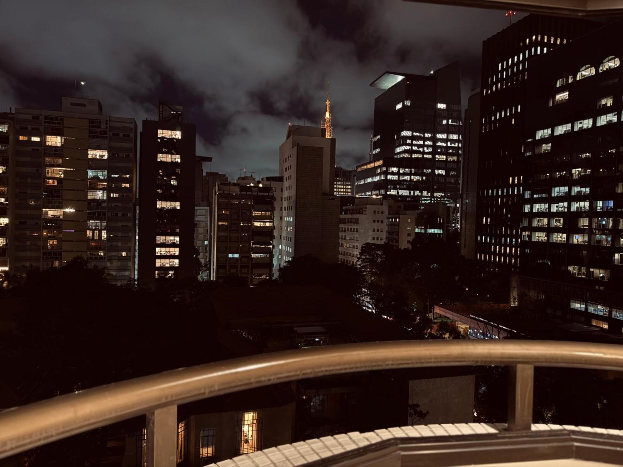 Rentaqui - Paulista Street Diamond