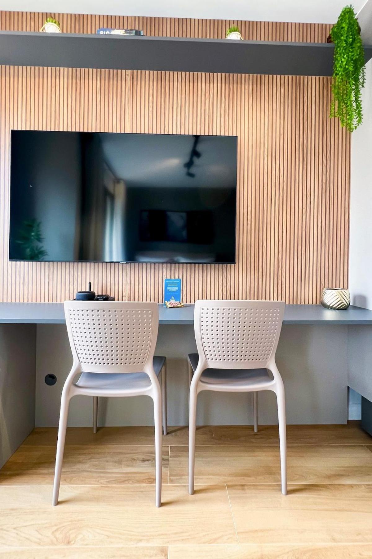 Apartamento Moderno, Com Piscina, Ac, Wi-fi E Alexa *