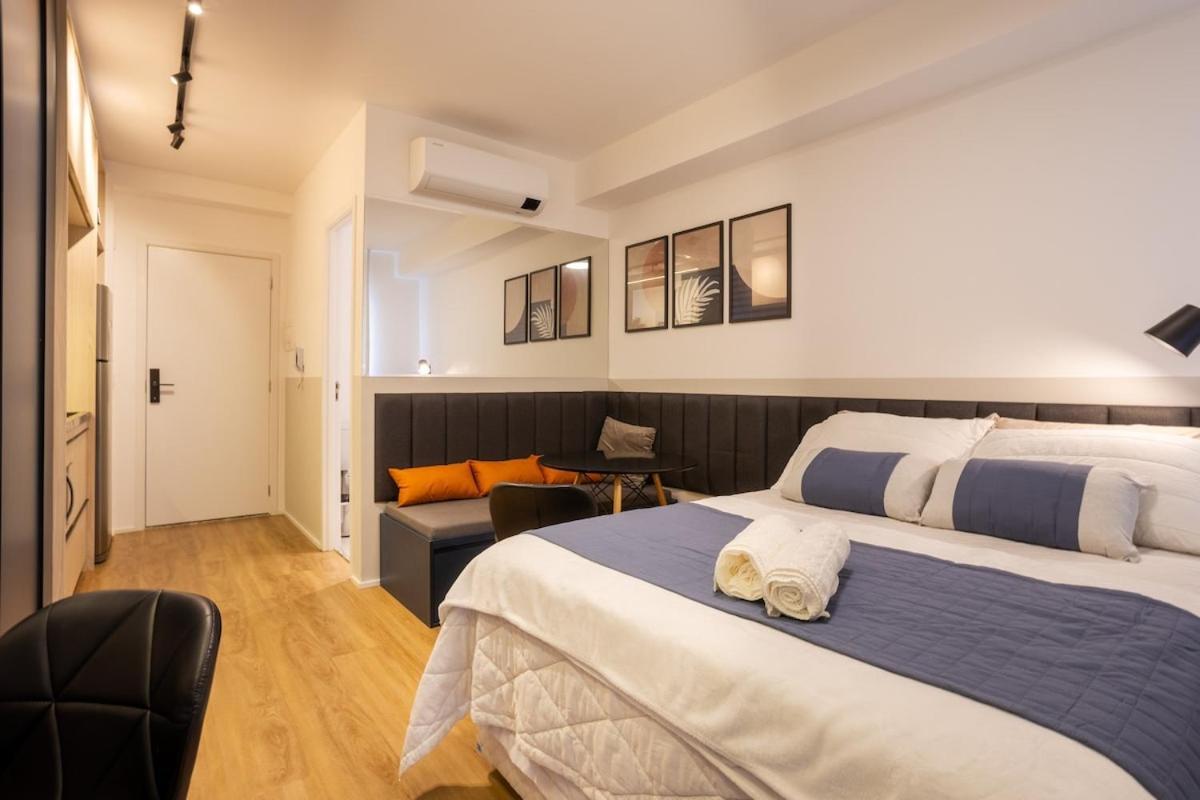 Com Varanda Prox. Av. Paulista Apartamento *