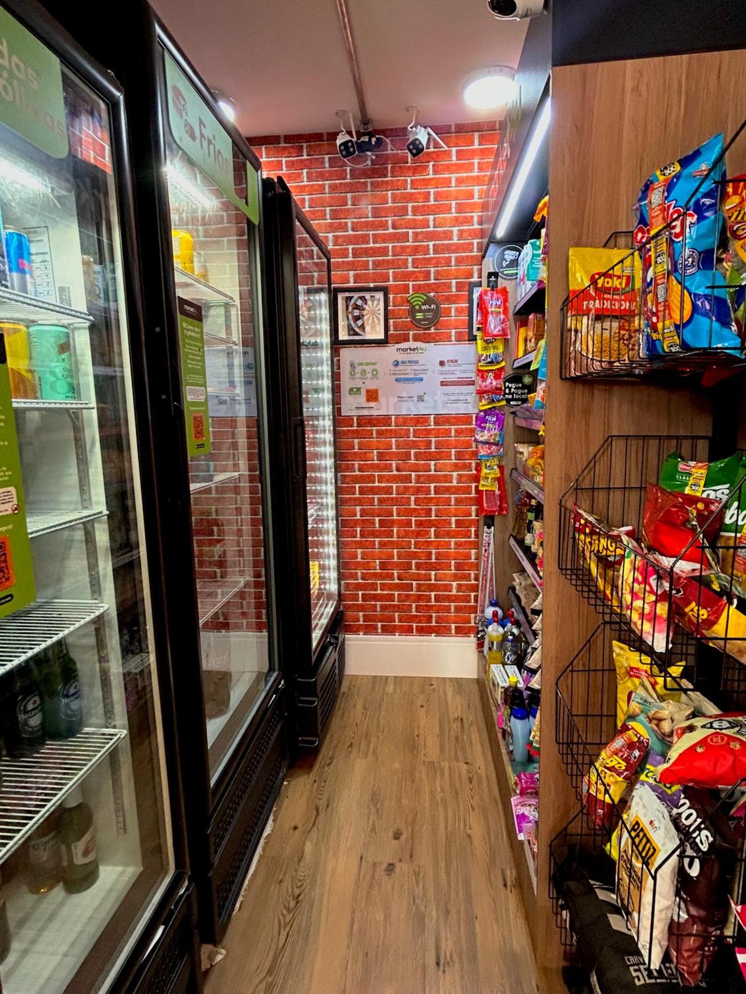 Aconchegante E Moderno Com Varanda Na Rua Guaicurus