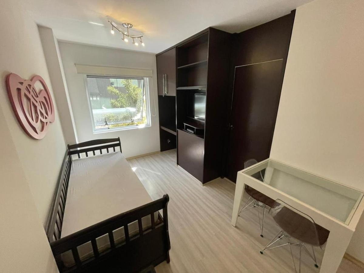 Flat Show 600m Av Paulista, Piscina, 1carro, Acad. *